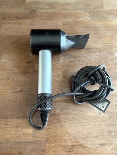 Dyson seche cheveux supersonic - cheveux,